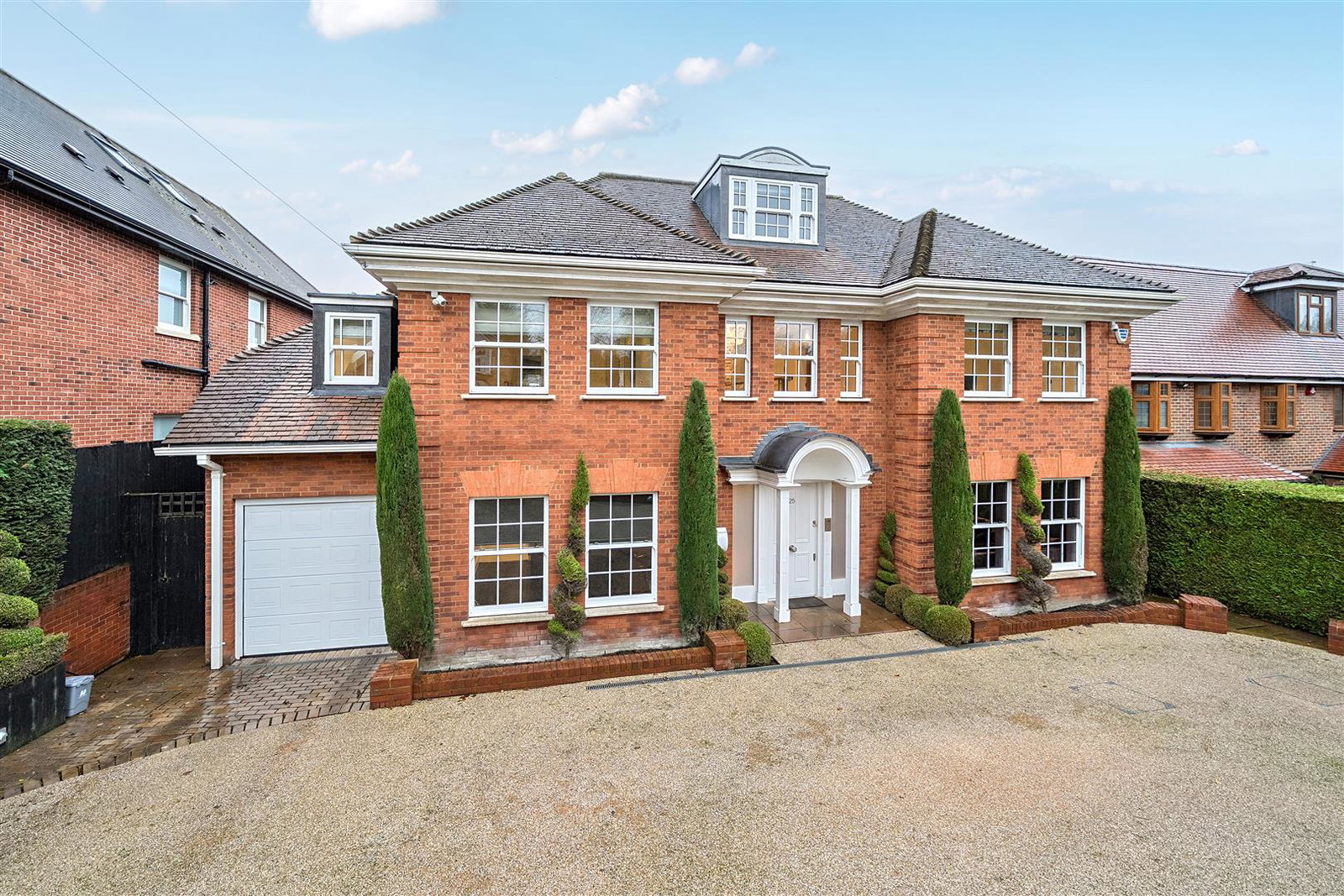 Detached House in Bushey