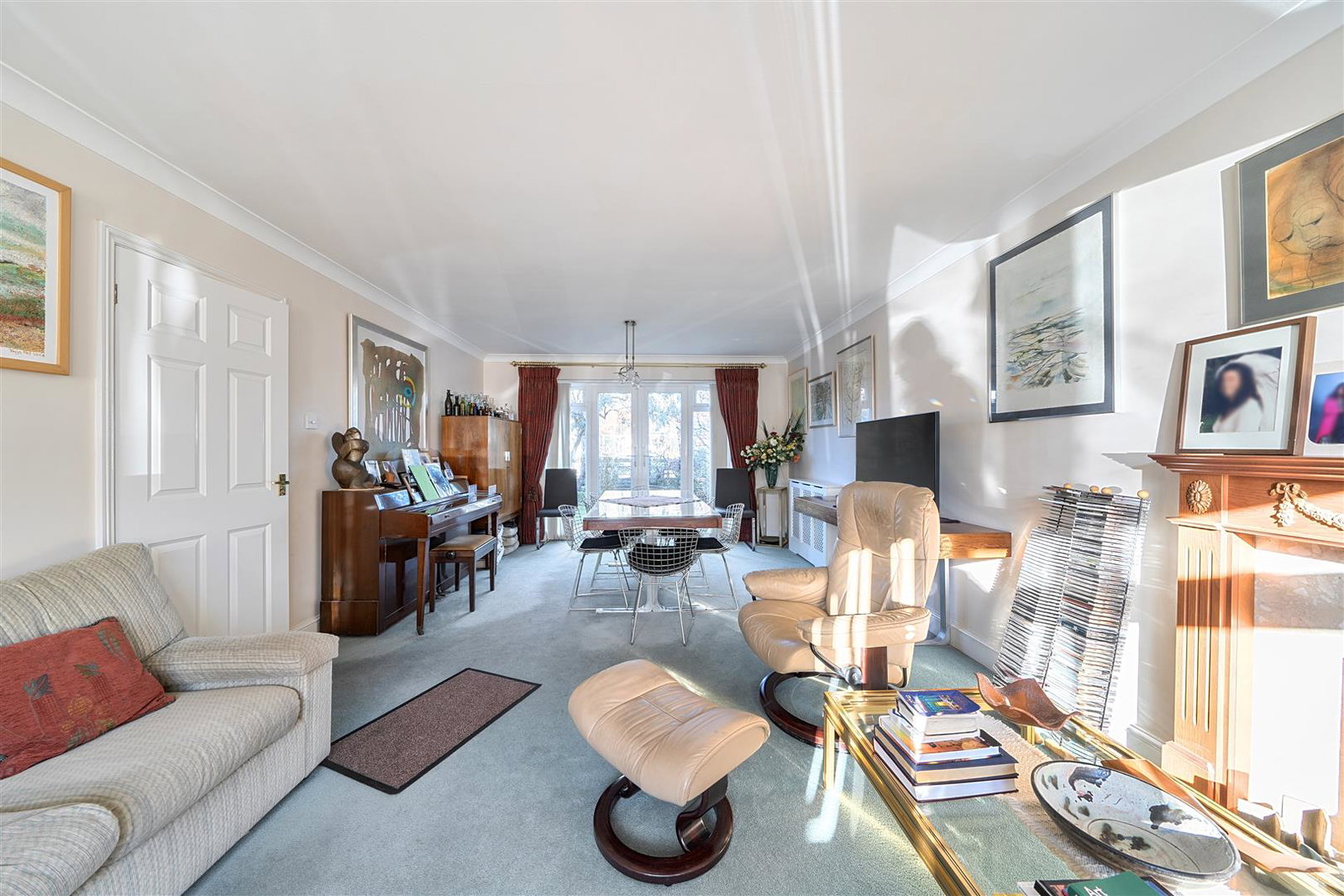 Detached House in Bushey