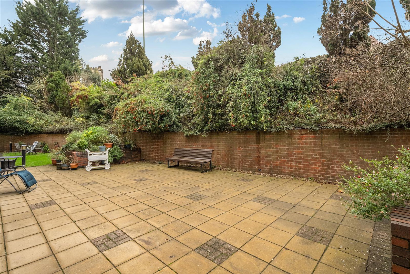 Flat in Bushey