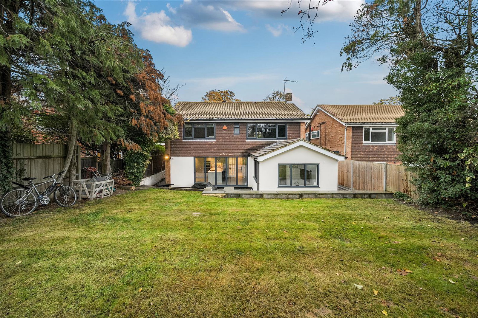 Detached House in Bushey