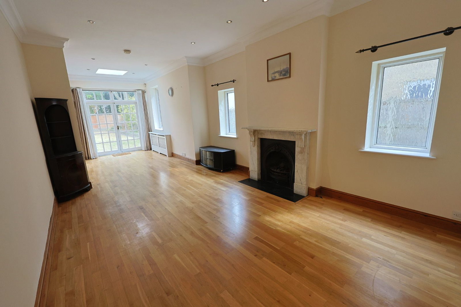 Detached House for sale in Edgware, Lake View, Edgware, 2215 m²