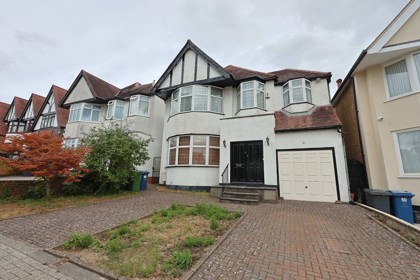 Detached House for sale in Edgware, Lake View, Edgware, 2215 m²