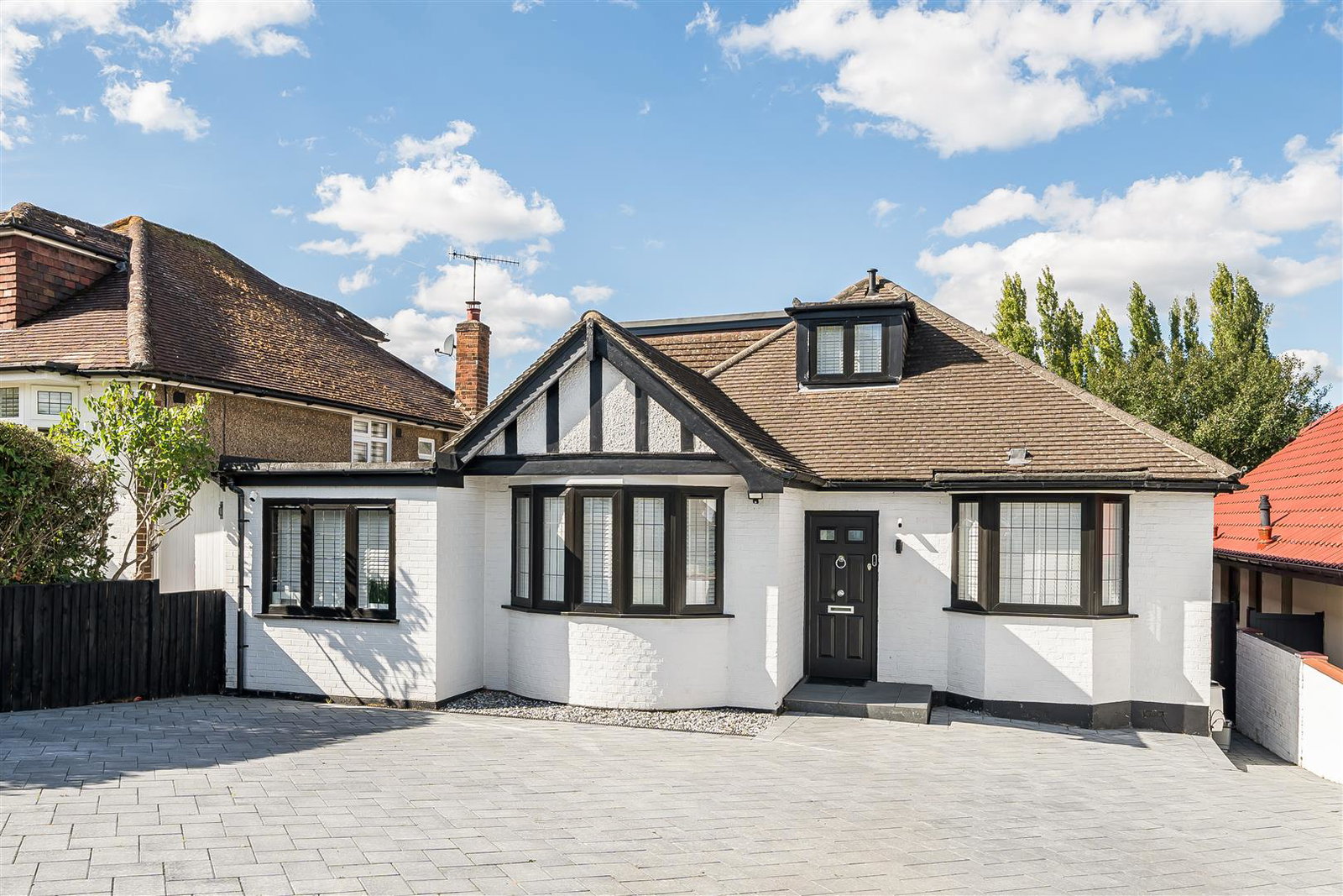 Bungalow in Bushey