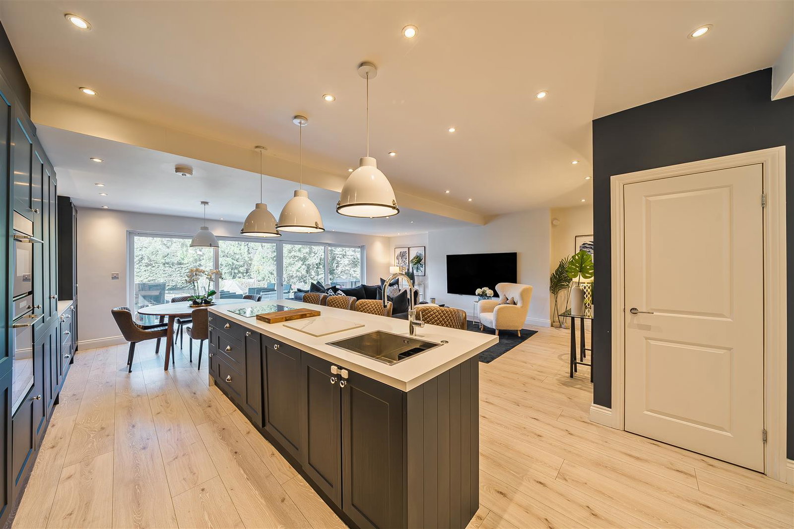 Bungalow in Bushey