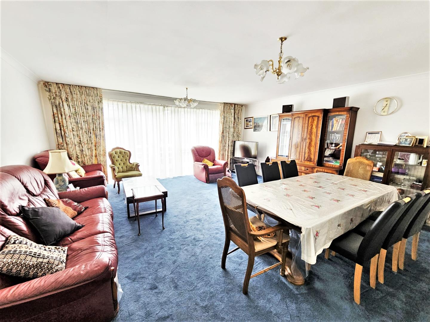 Flat for sale in Edgware, Stonegrove, Edgware