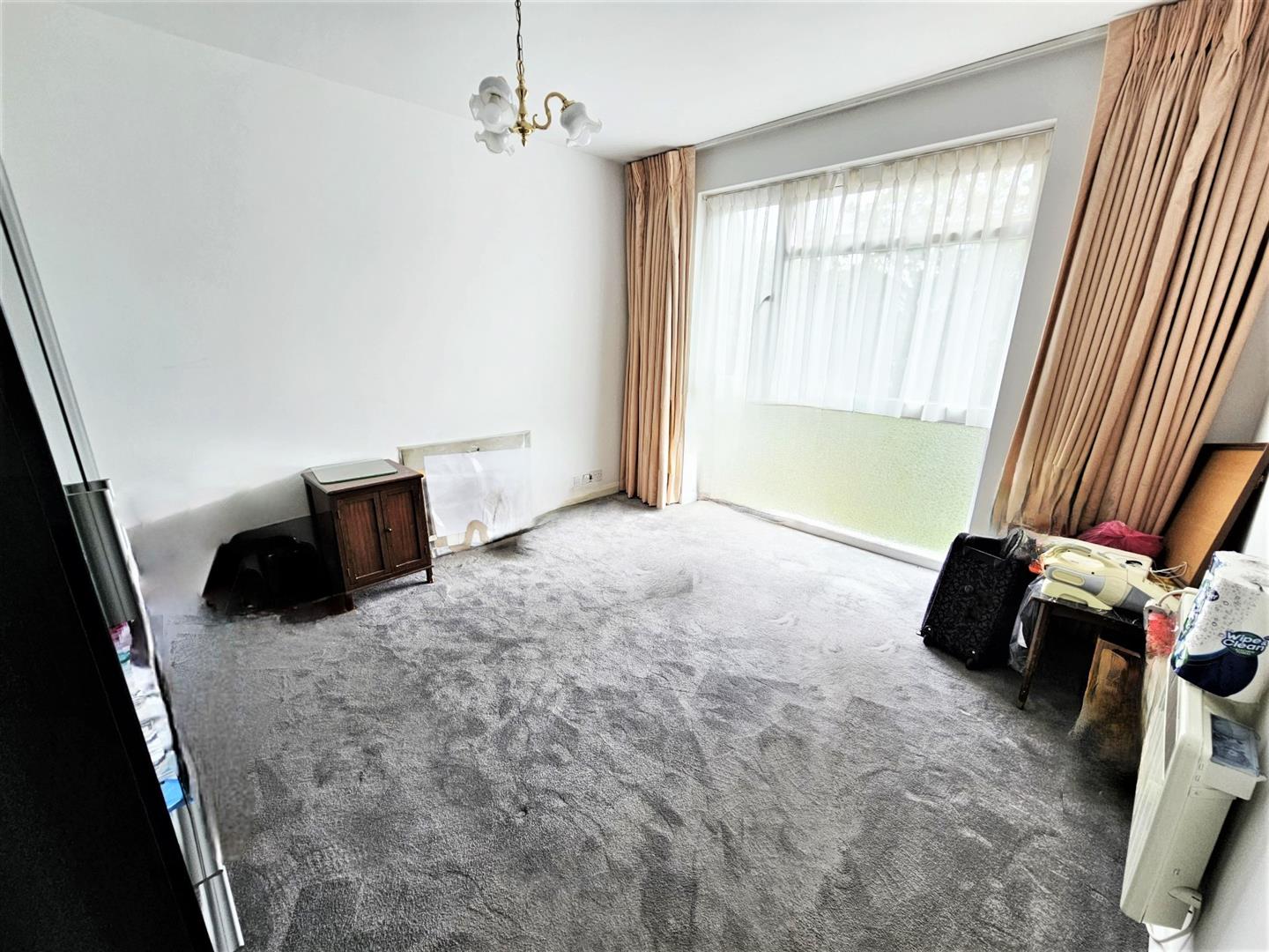 Flat for sale in Edgware, Stonegrove, Edgware