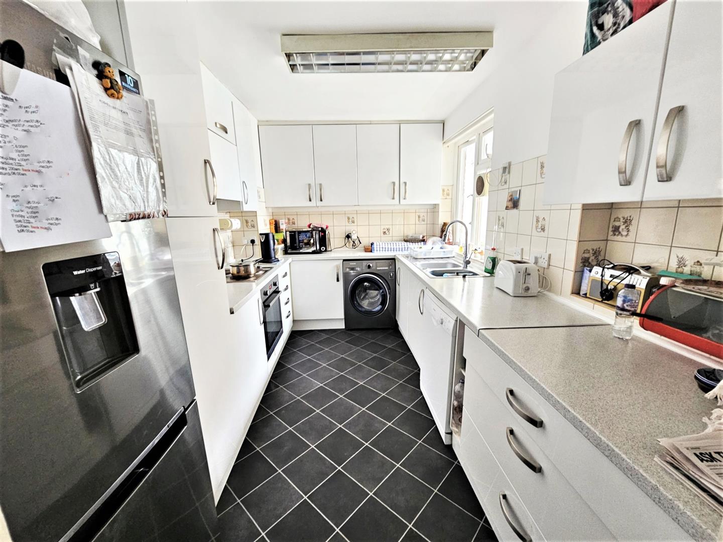 Flat for sale in Edgware, Stonegrove, Edgware