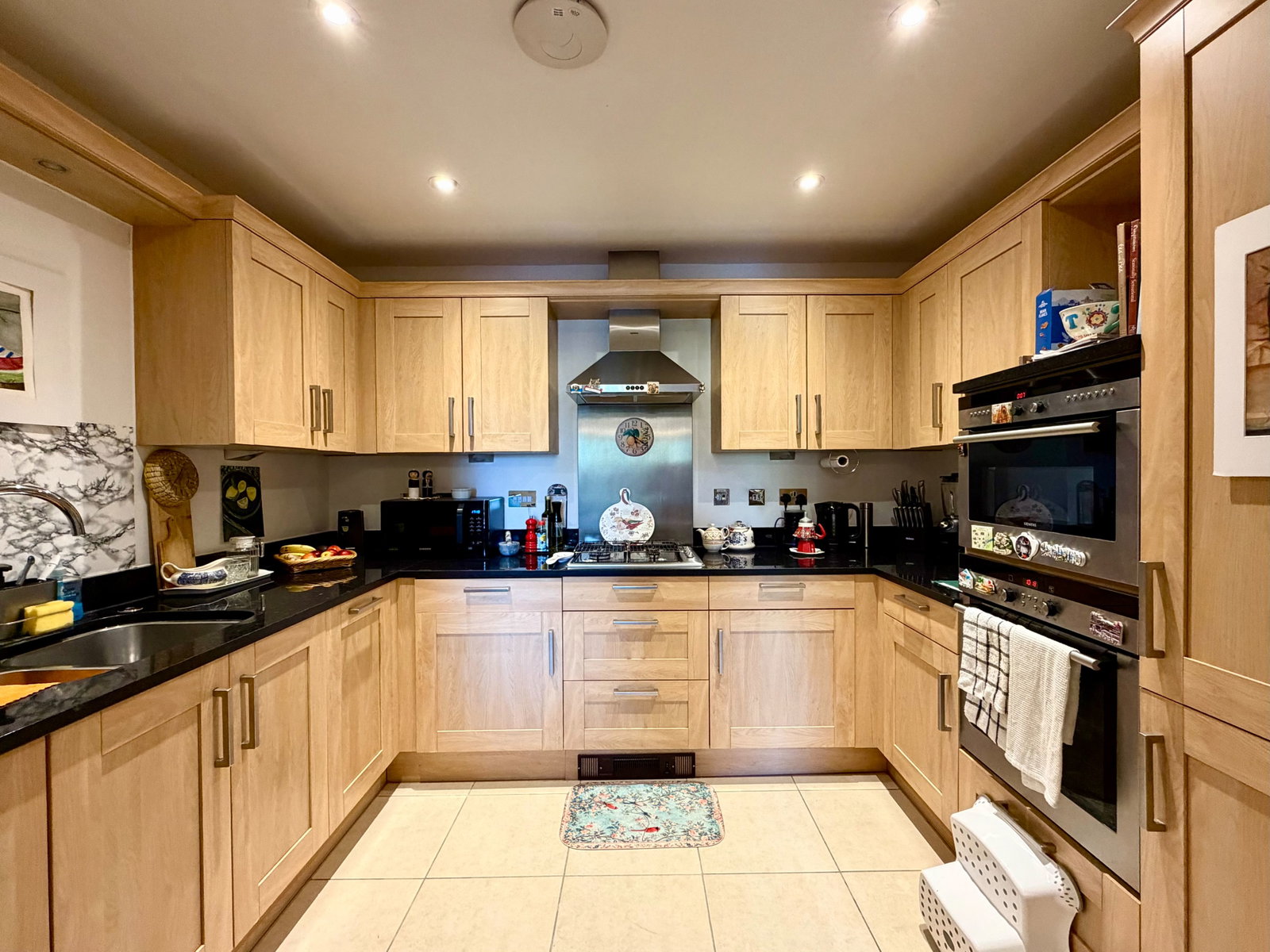 Flat in Bushey