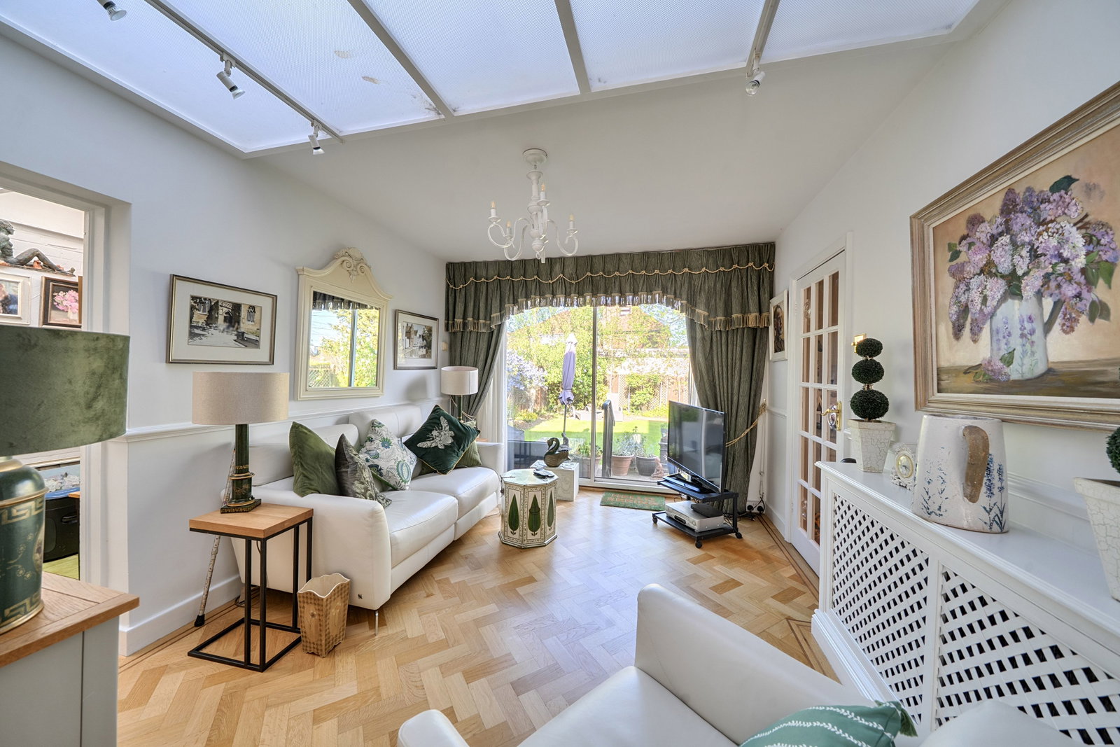 Detached House in Edgware