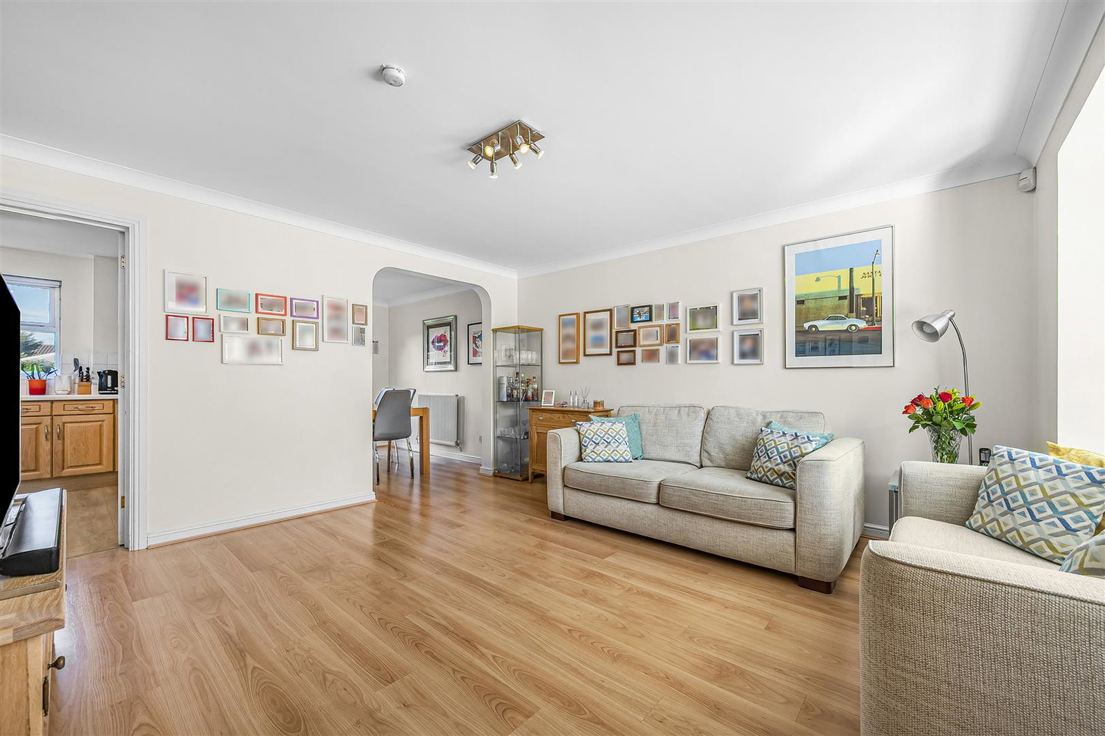 Detached House in Carpenders Park