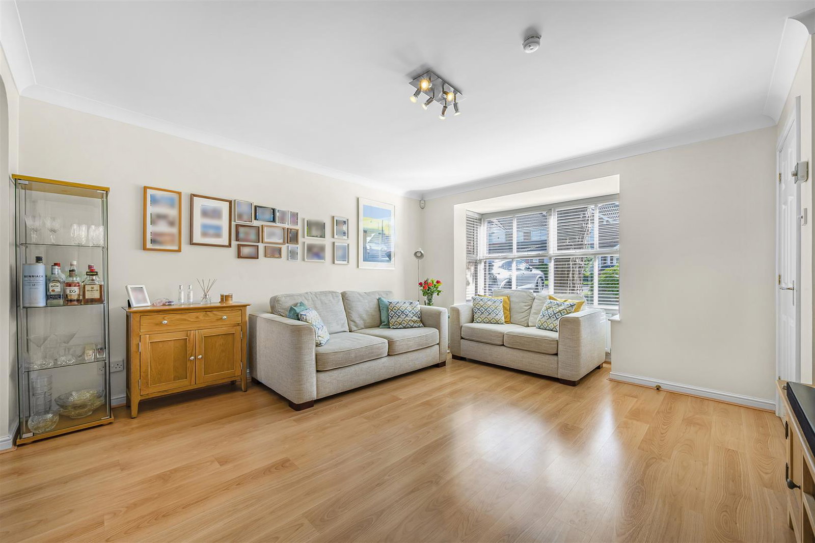 Detached House in Carpenders Park
