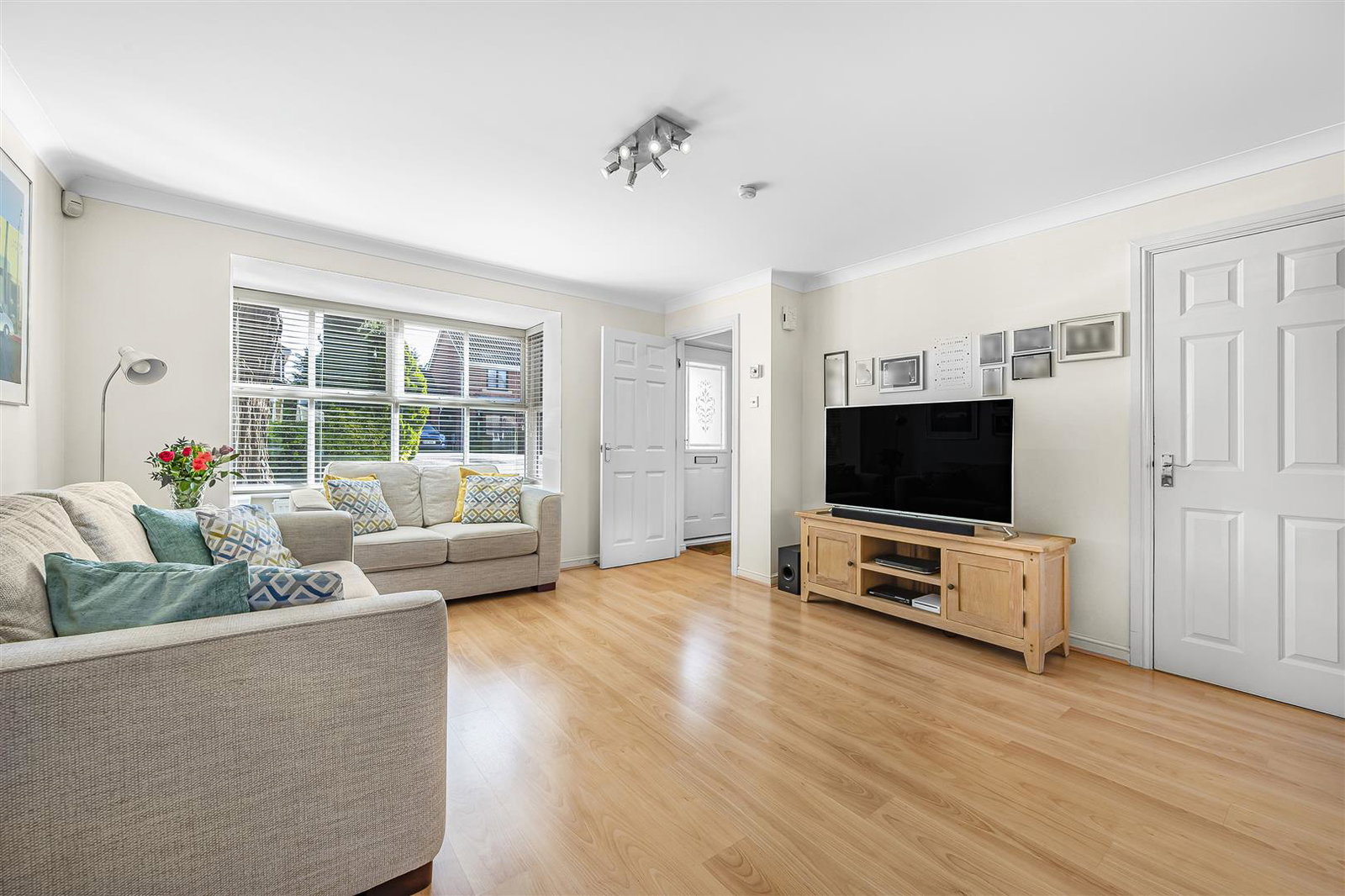 Detached House in Carpenders Park