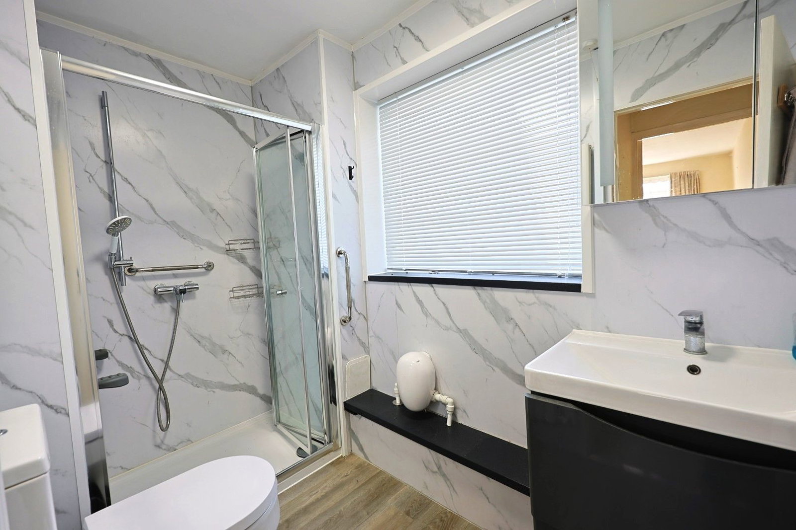 Apartment for sale in Edgware, Whitchurch Lane, Edgware