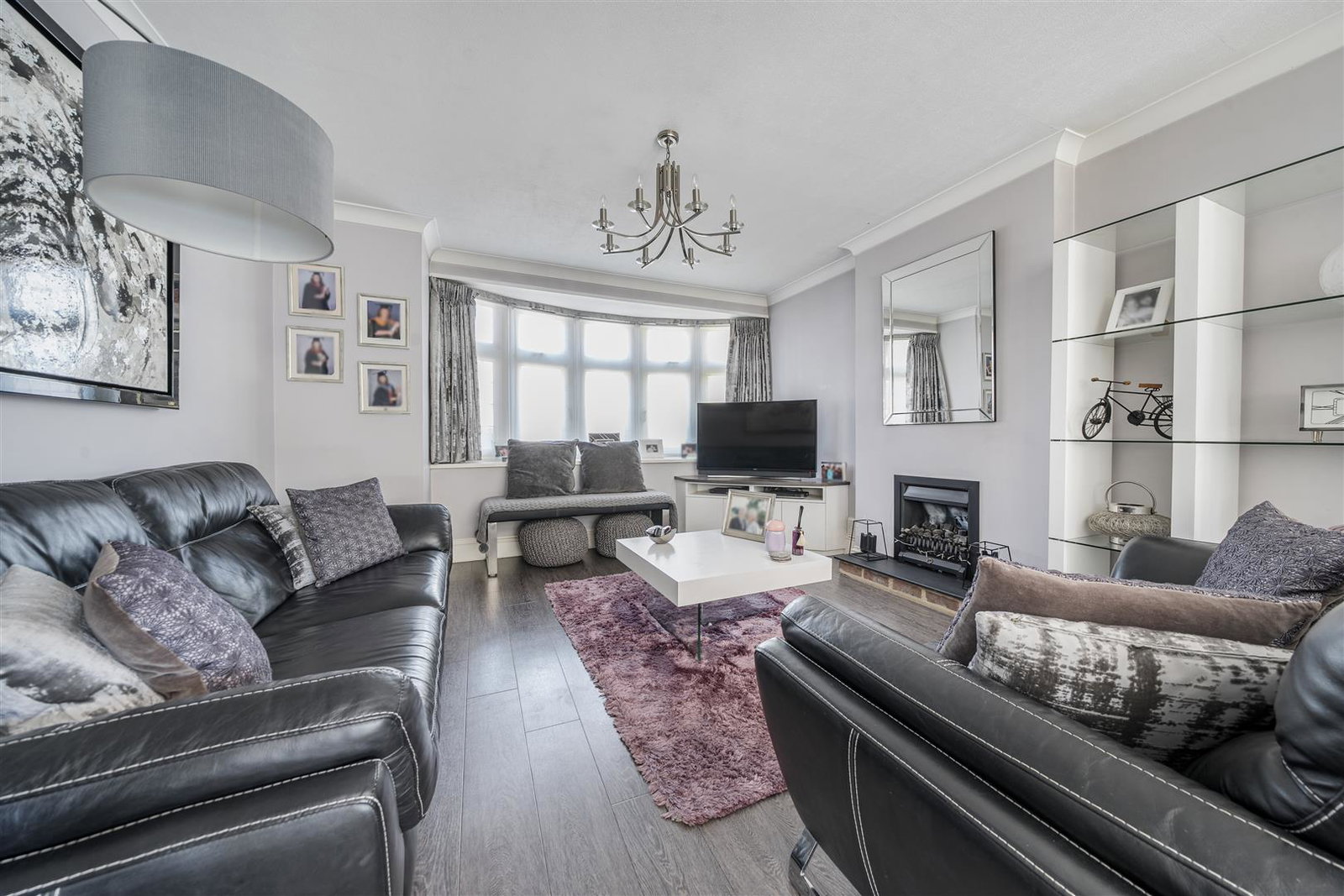 Detached House in Bushey