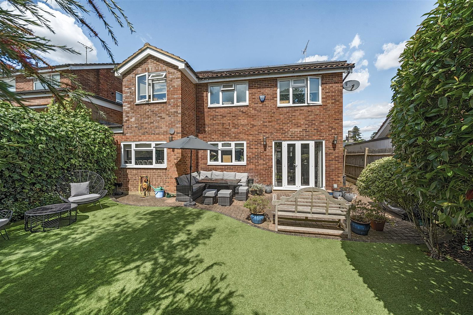 Detached House in Bushey