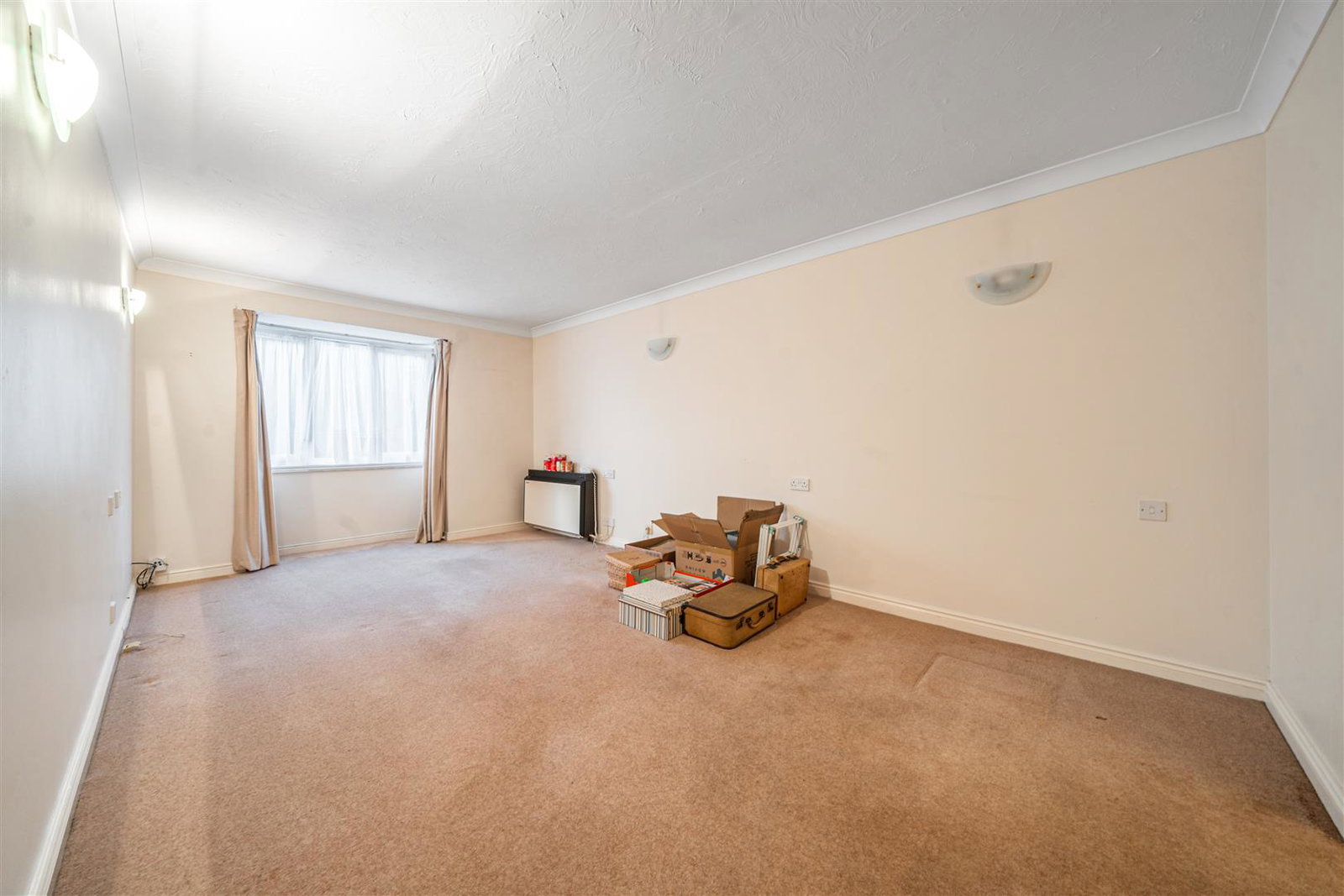 Flat in Bushey 2