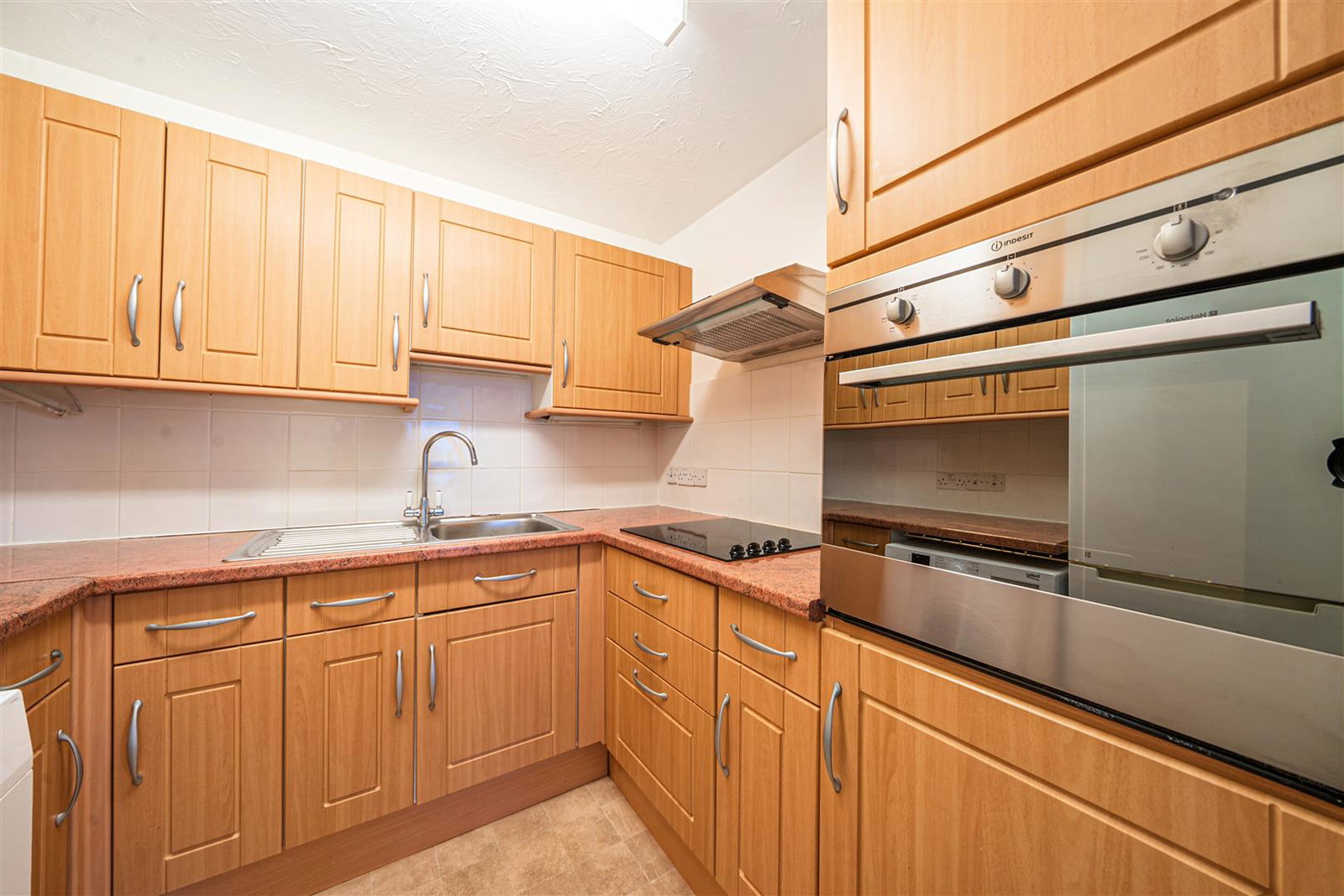 Flat for sale in Bushey, Herne Court, Richfield Road, Bushey, 516 m²