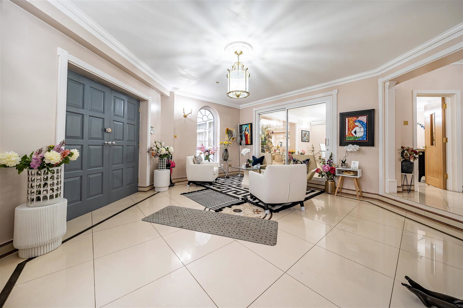 Detached House in Bushey
