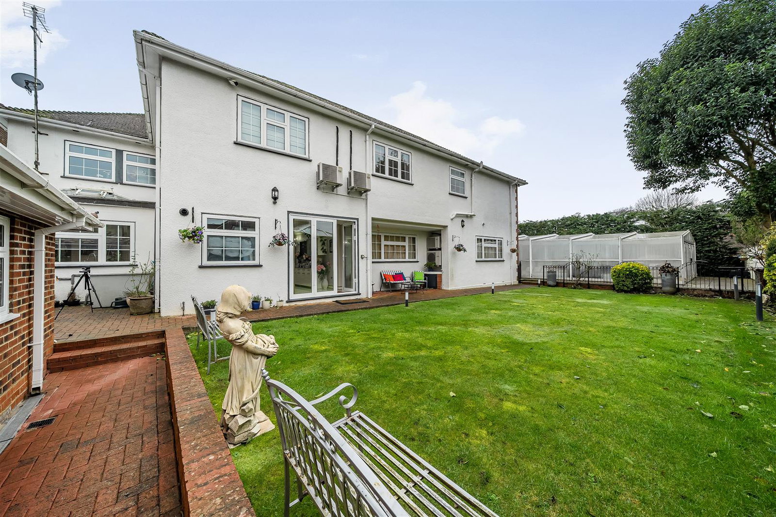 Detached House in Bushey