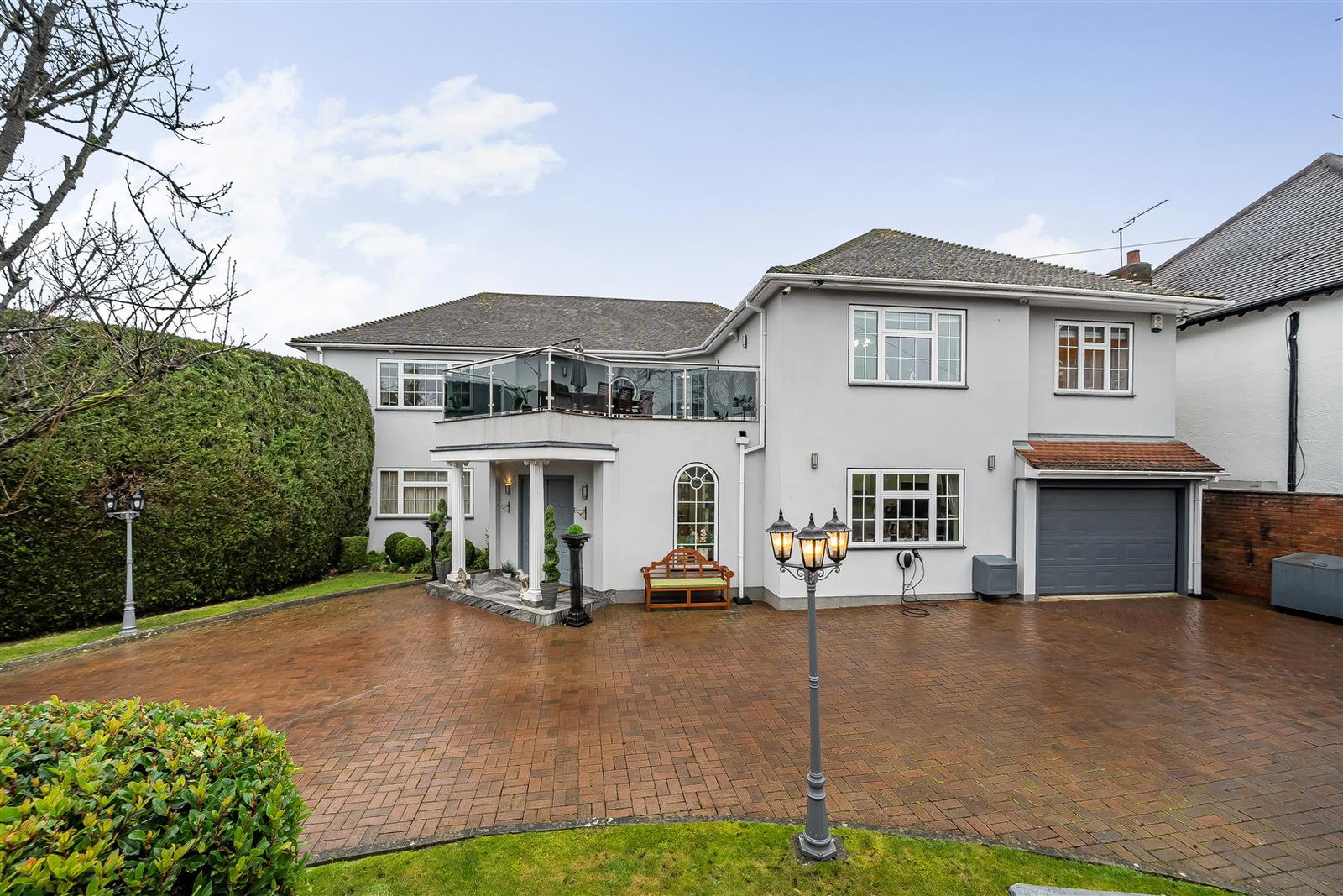 Detached House in Bushey