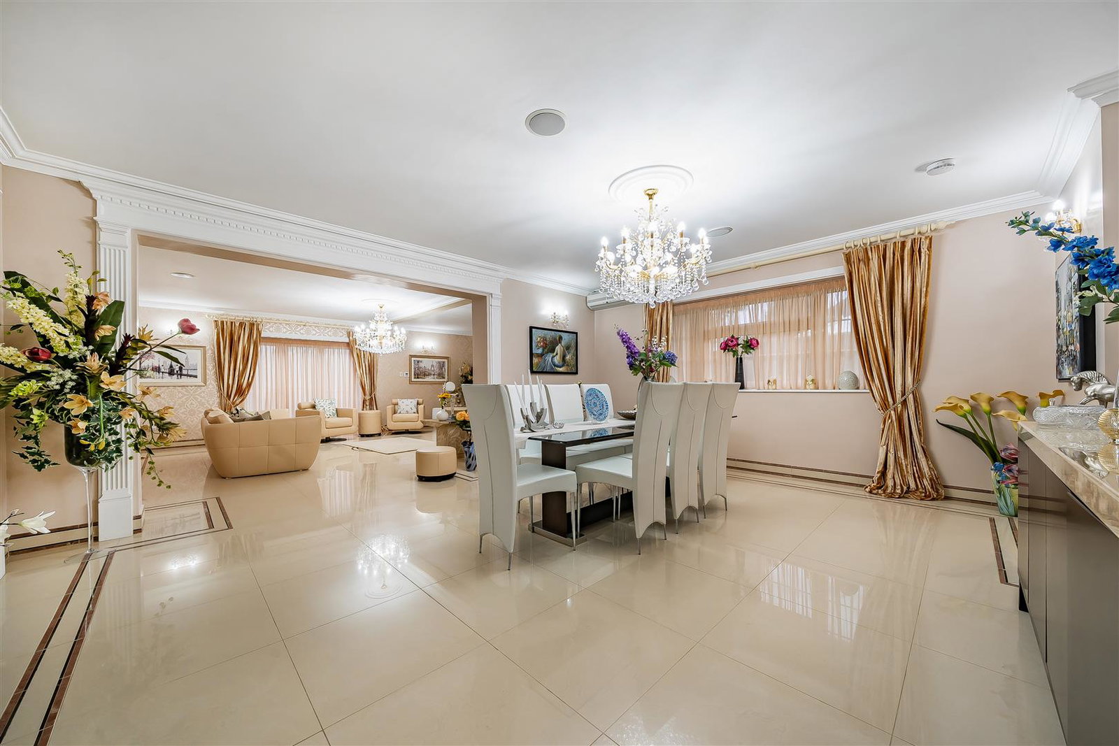 Detached House in Bushey