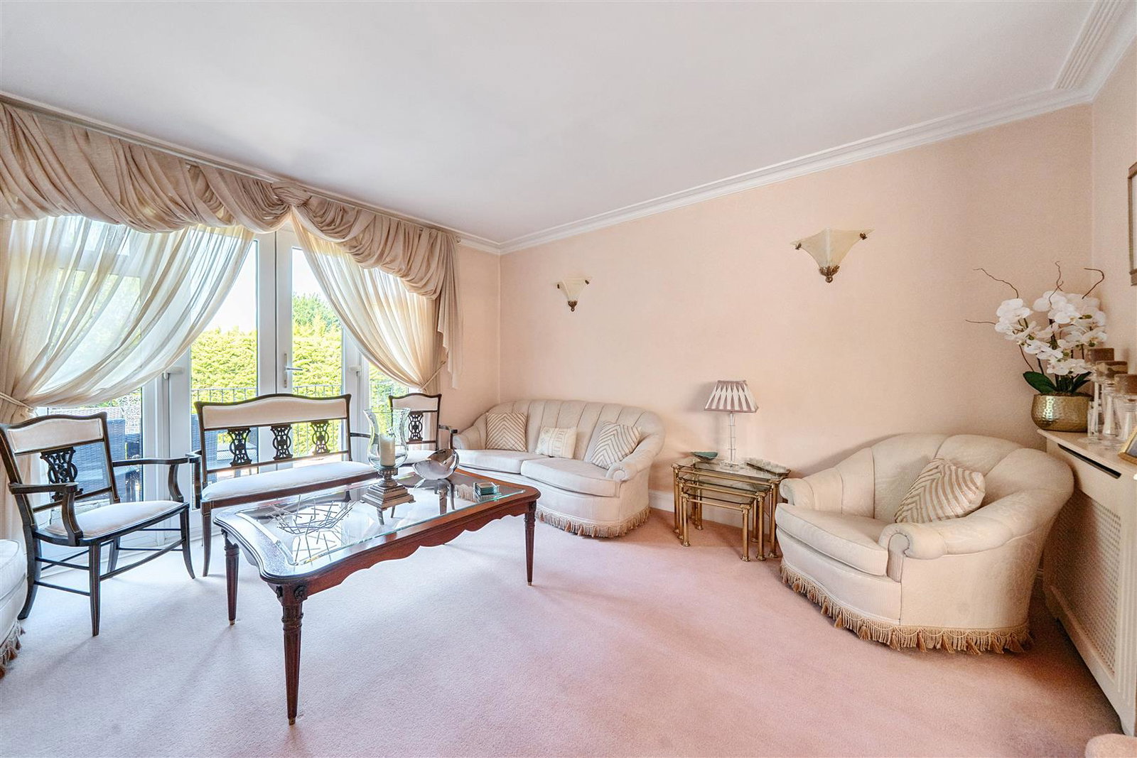 Bungalow in Bushey