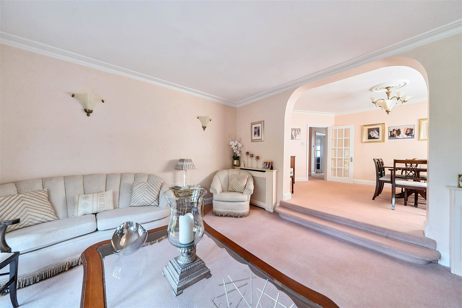 Bungalow in Bushey