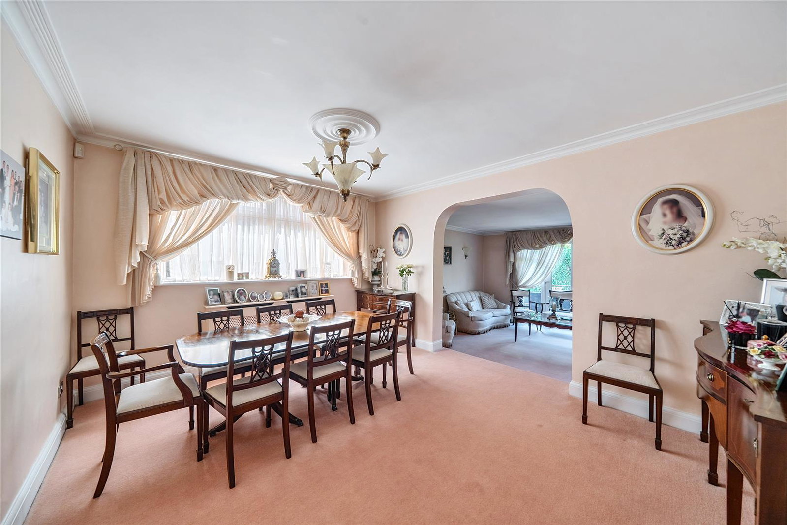 Bungalow in Bushey