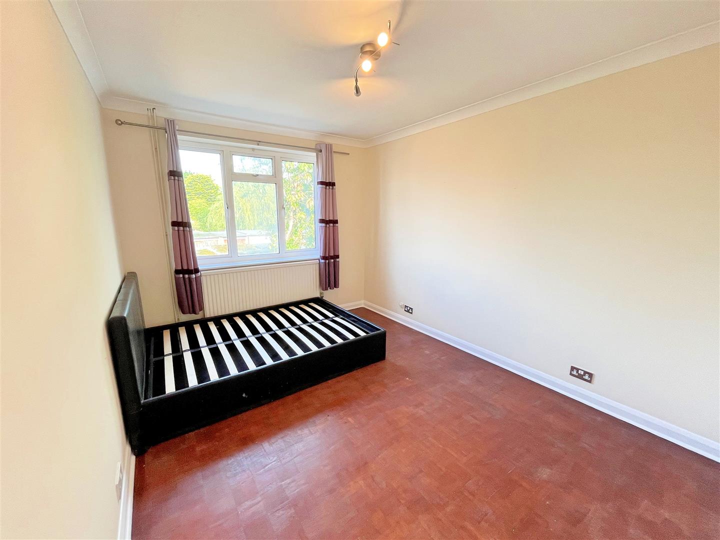 Flat in Bushey