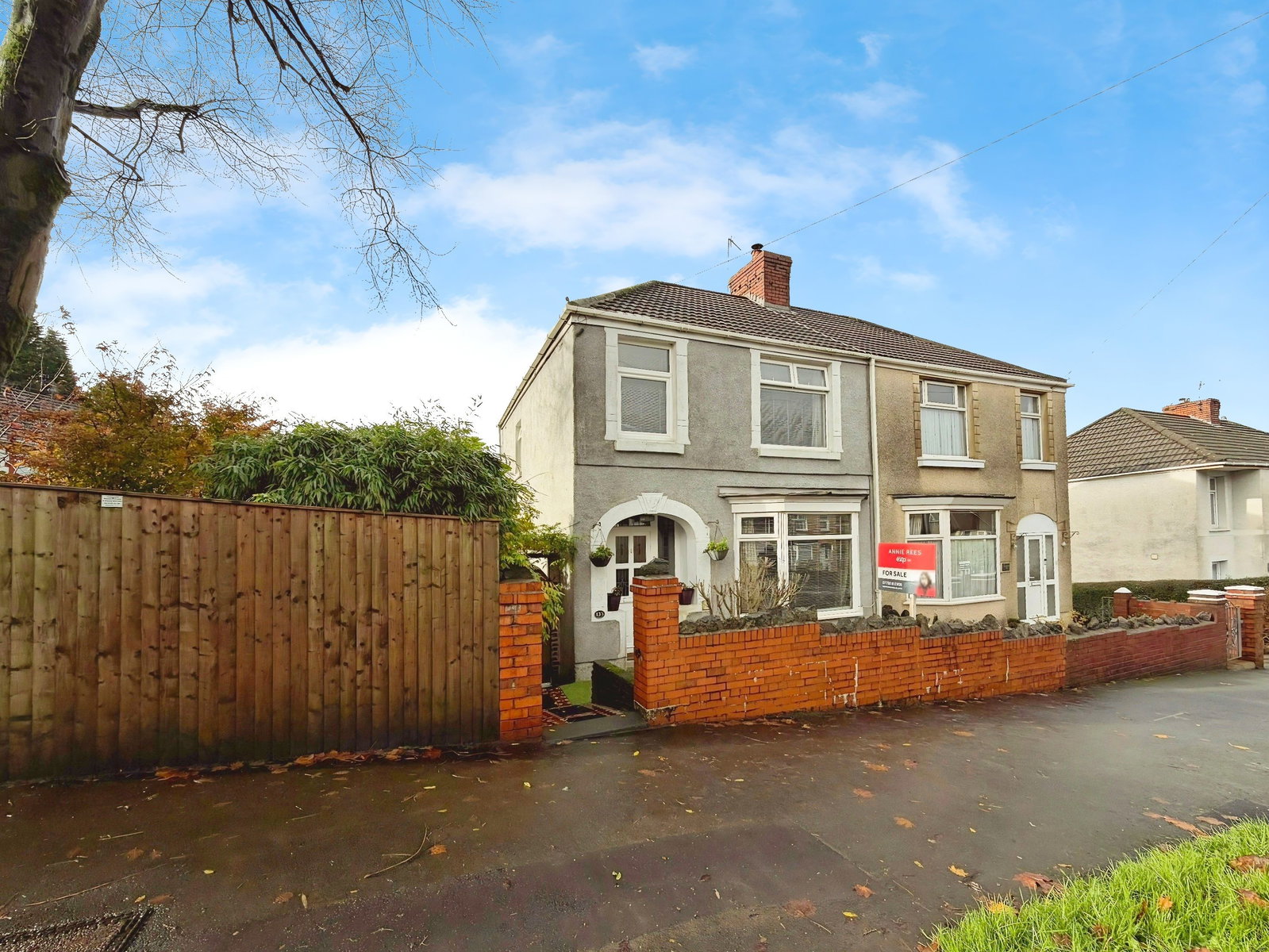 Semi Detached House in Swansea