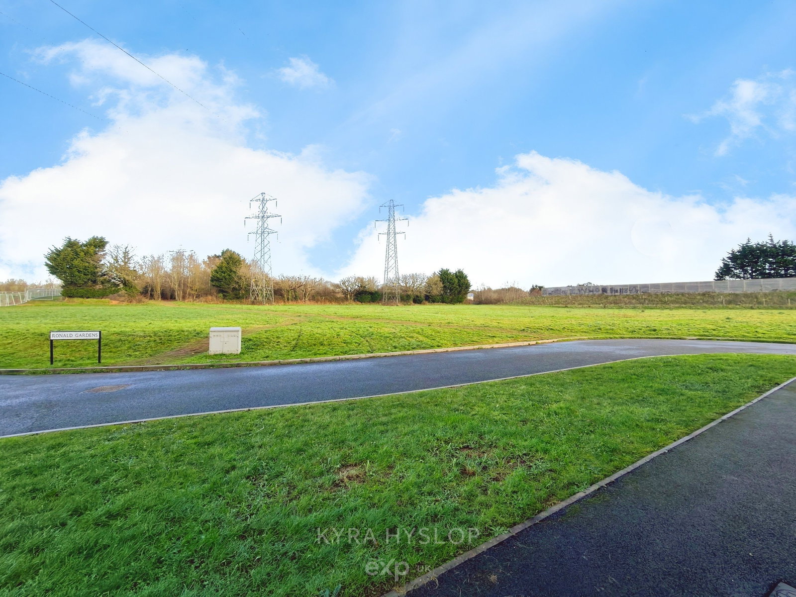 Semi Detached House in Exeter