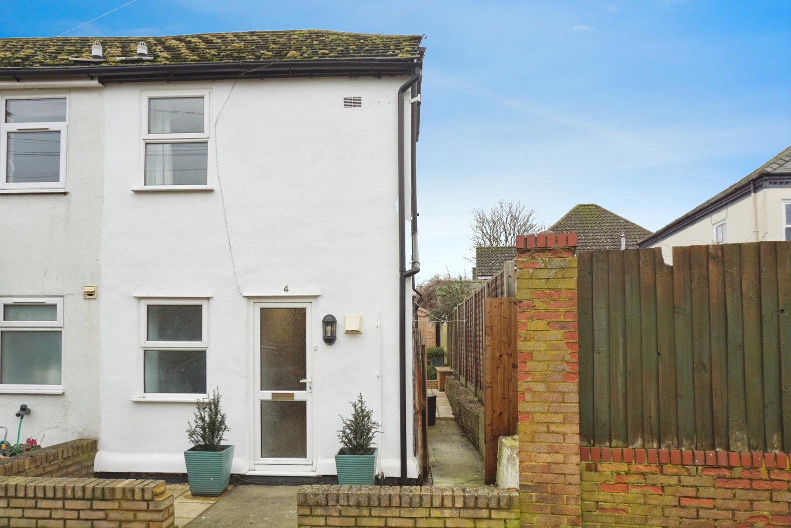 End Of Terrace House in Newmarket