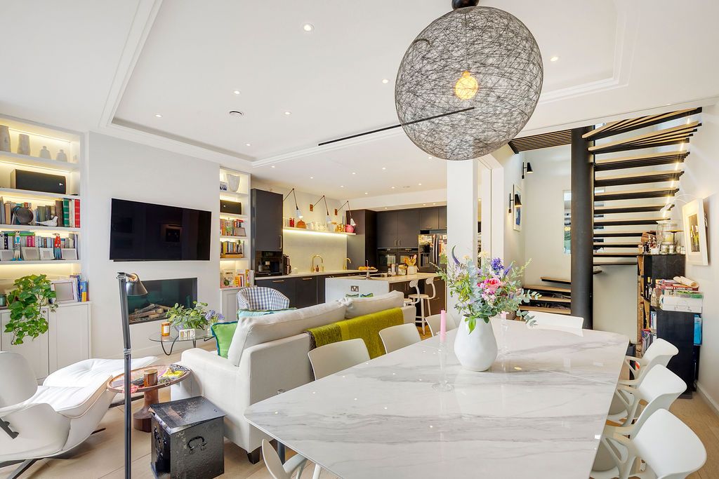 Semi Detached House in London