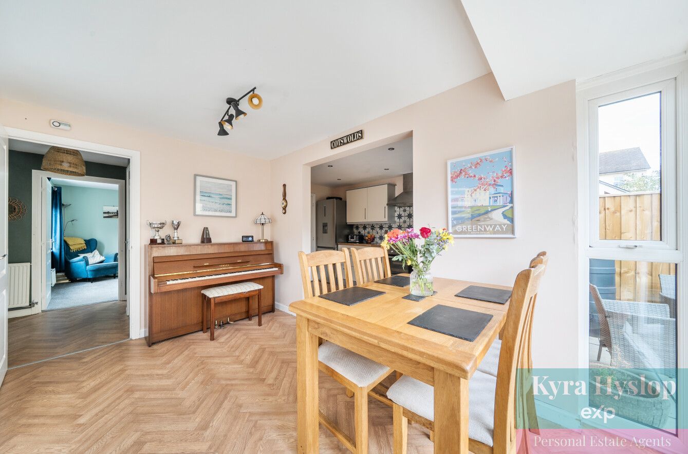 Semi Detached House in Exeter