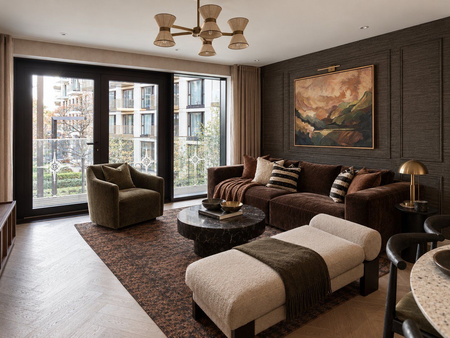 Apartment for sale in London, London Dock | Furniture Incentives Available | Parking | Pool & Spa |Private Showhome Tour, 791 m²