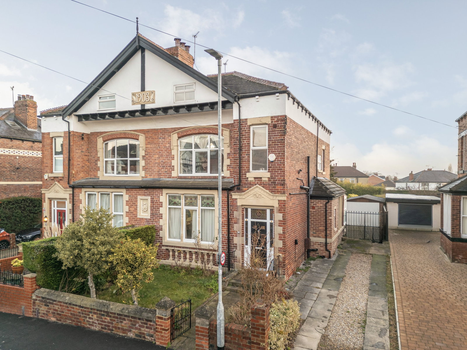 Semi Detached House in Leeds