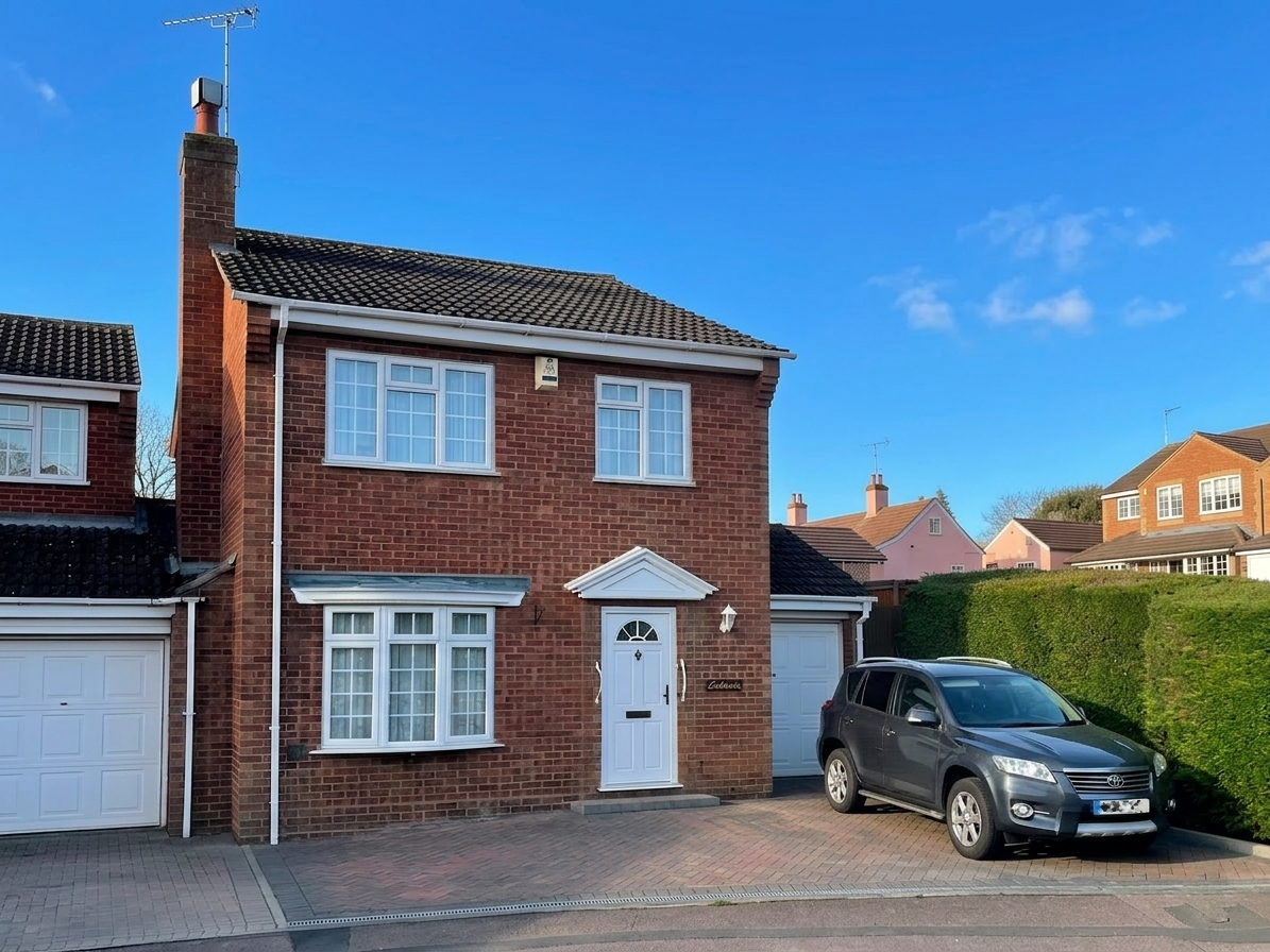 Detached House in Leighton Buzzard