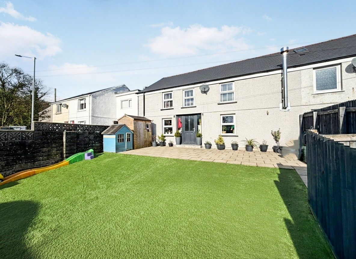 Semi Detached House in Swansea