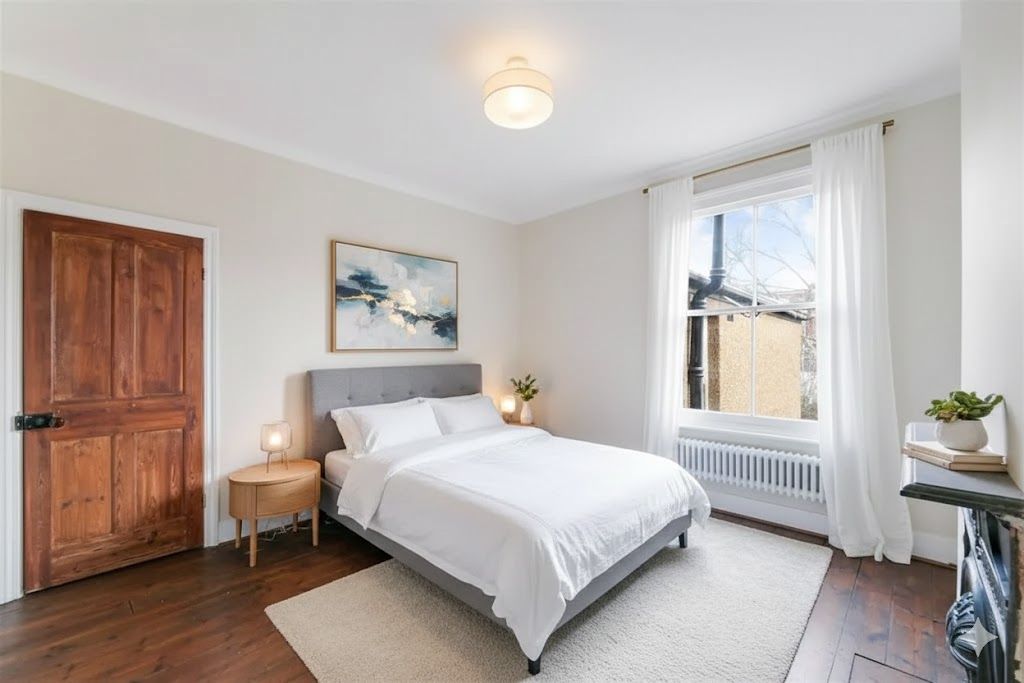 Maisonette for sale in London, Worple Road, Raynes Park, SW20, 1058 m²