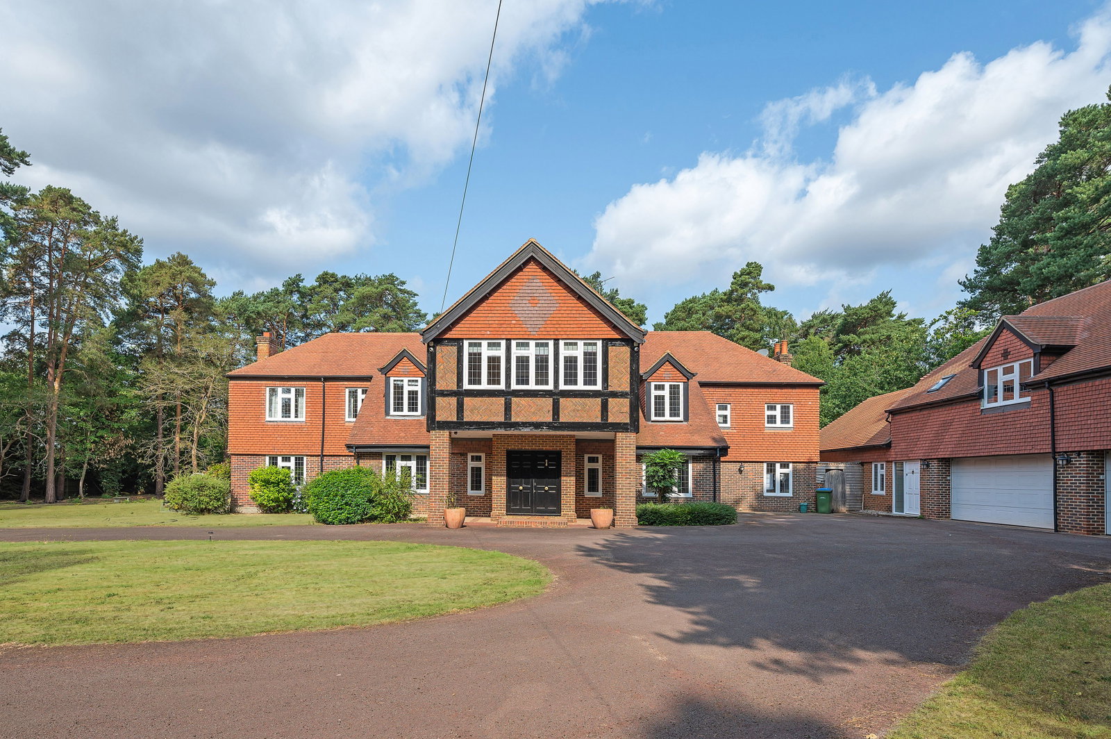 Detached House in Cobham