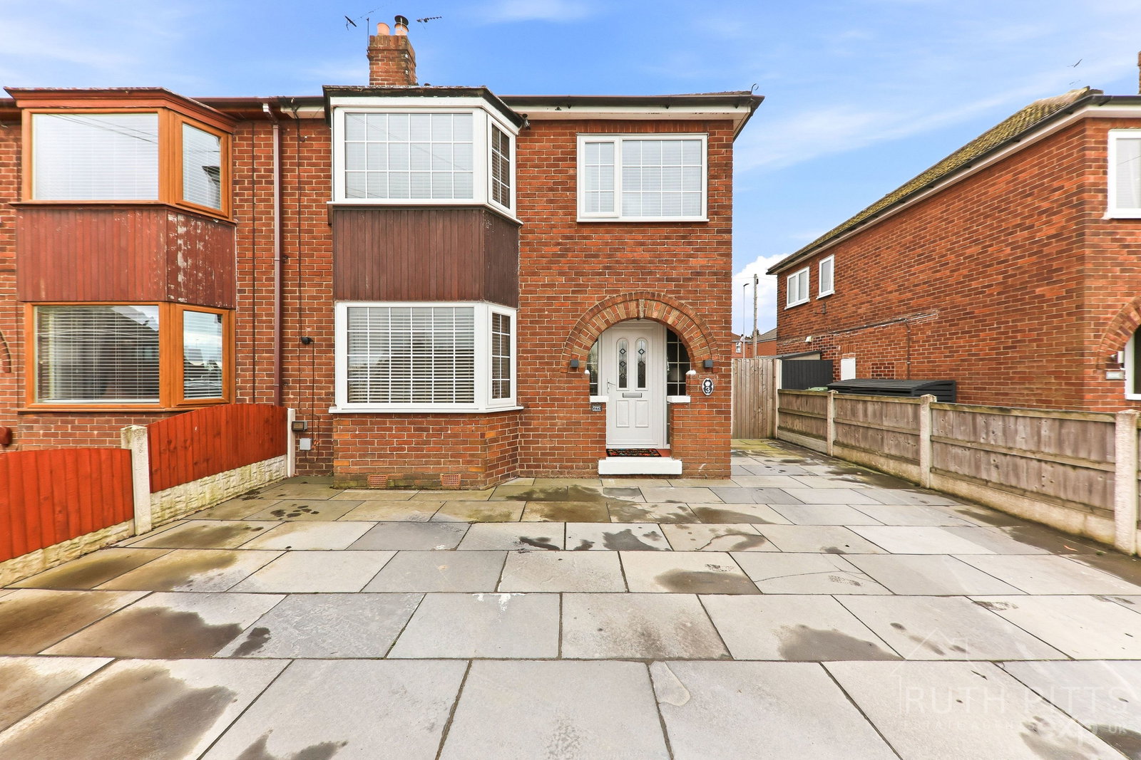 Semi Detached House in Pontefract