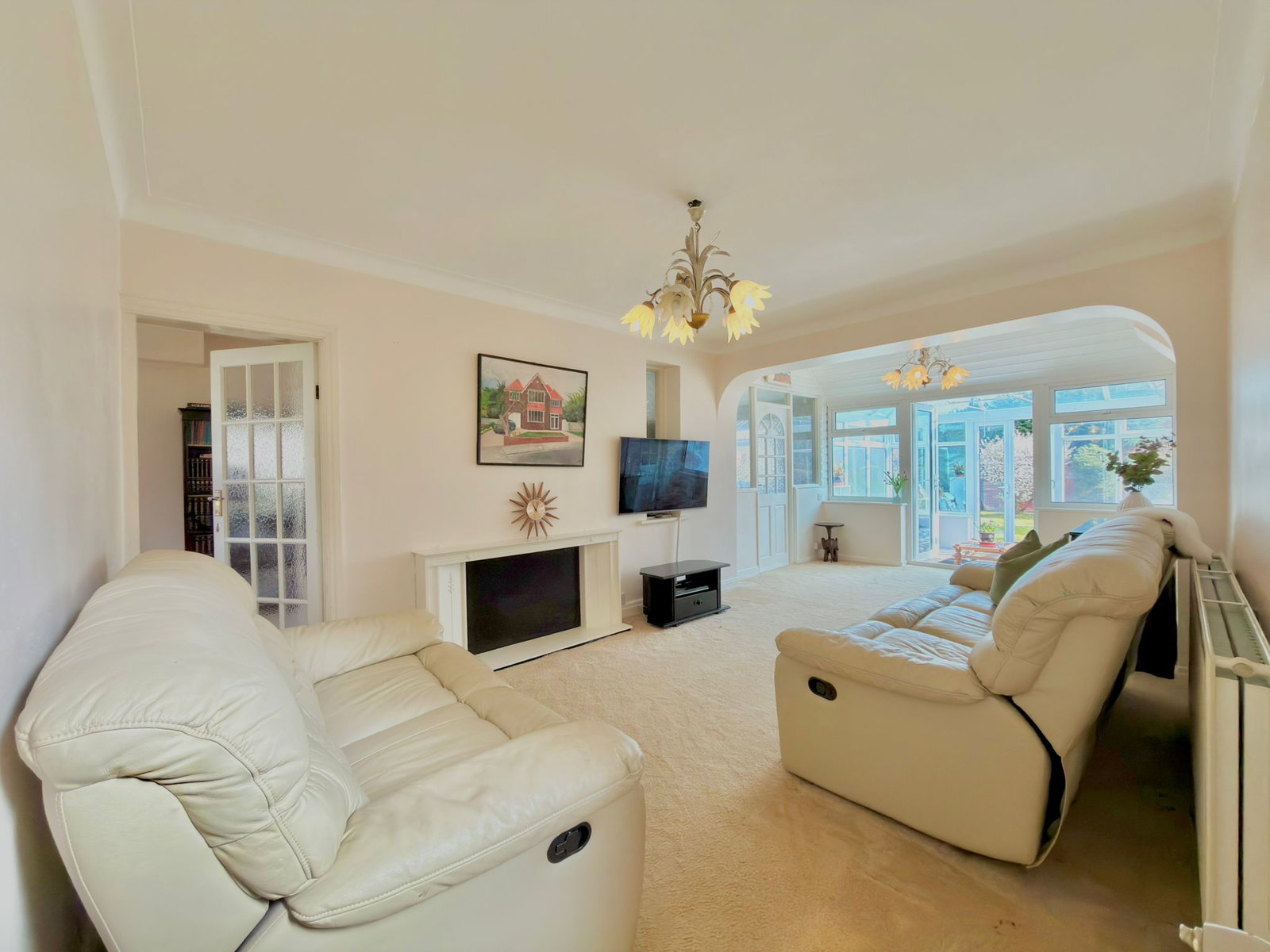 Detached House in Sale