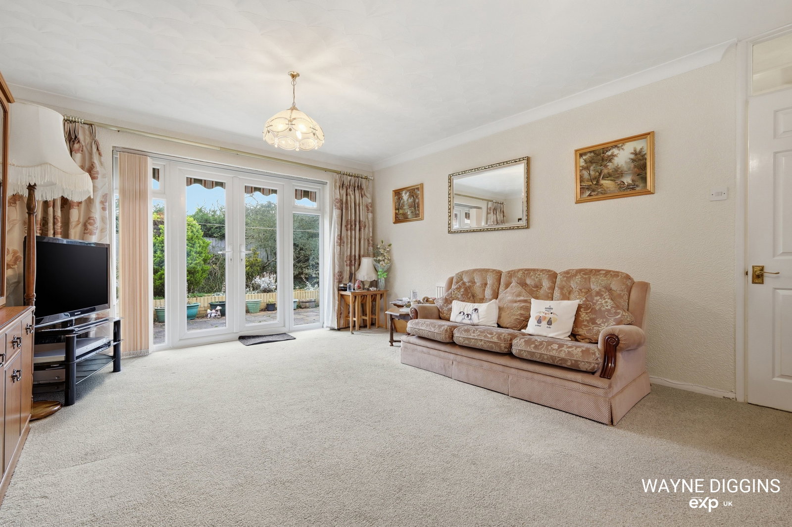 Bungalow in Grays