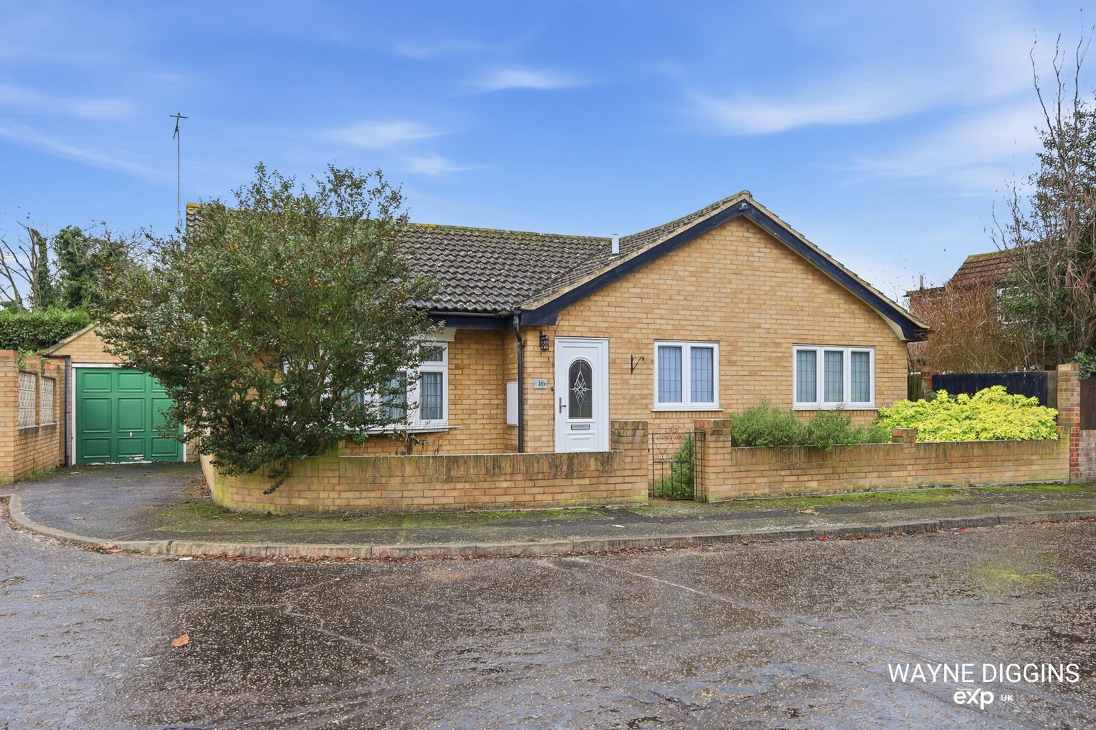 Bungalow in Grays