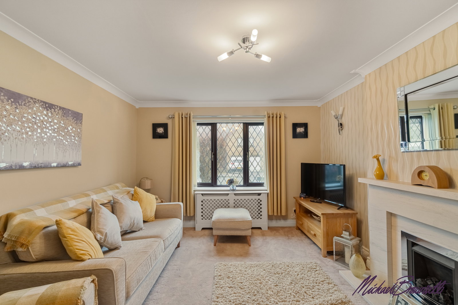 Detached House in Bradford