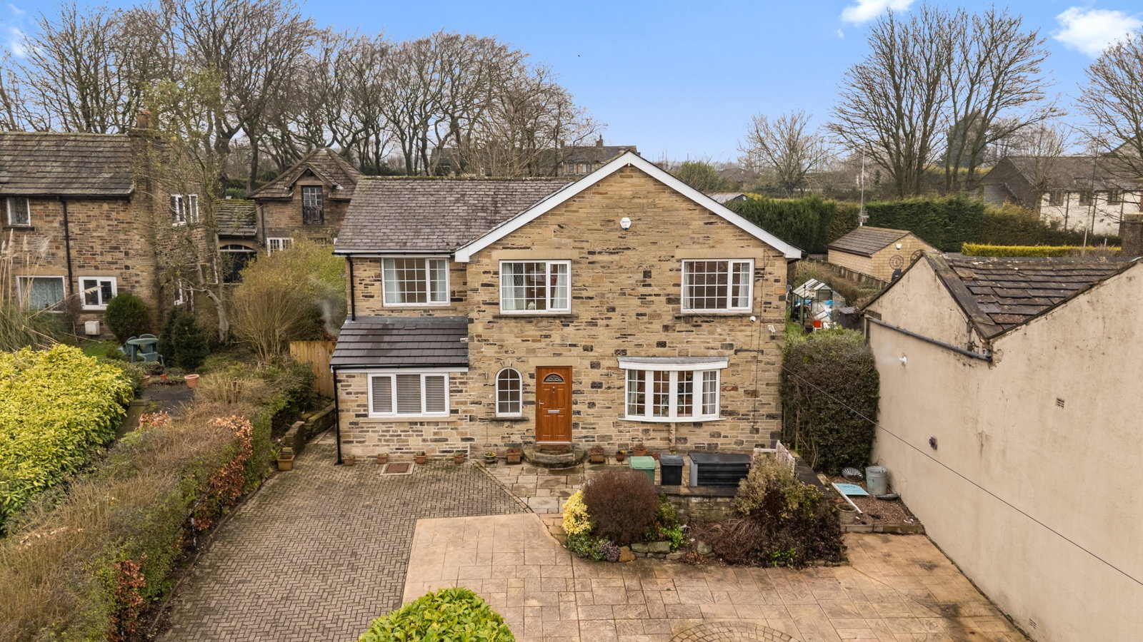 Detached House in Halifax