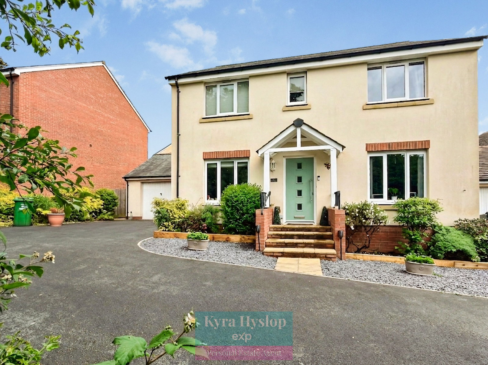 Detached House in Exeter