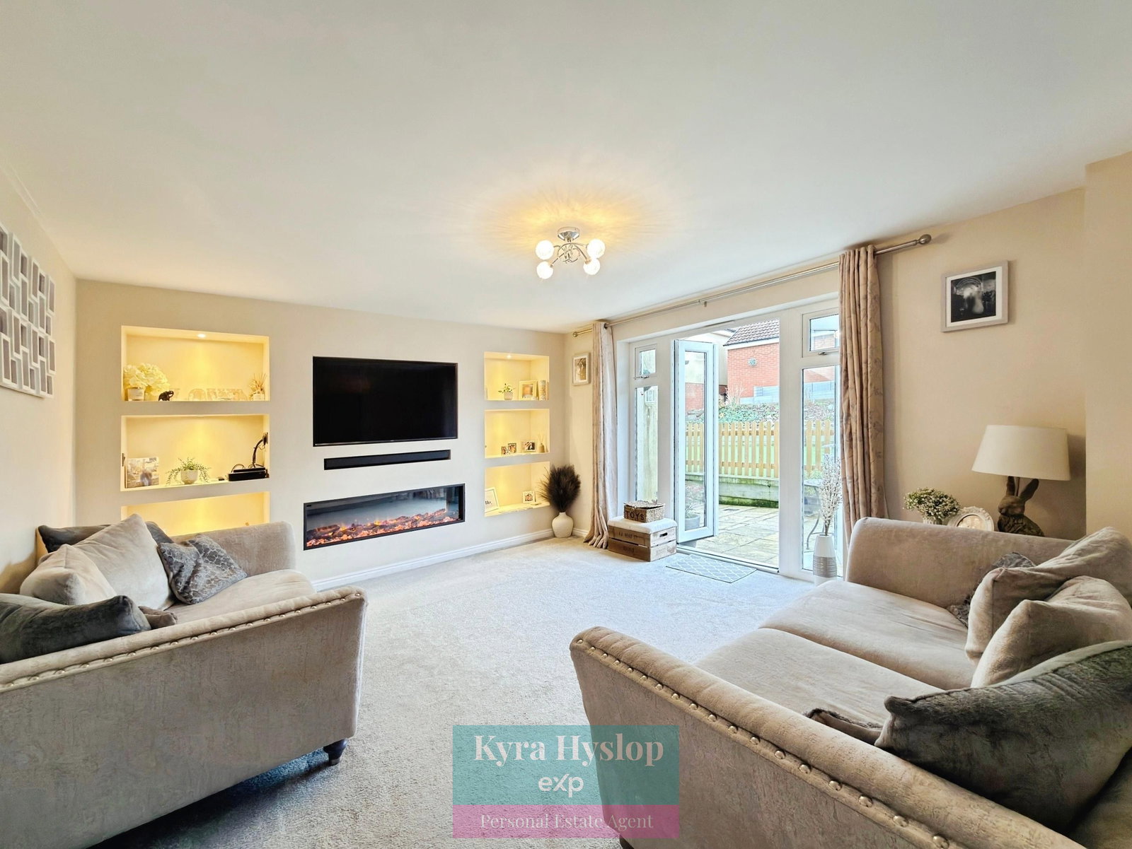 Detached House in Exeter