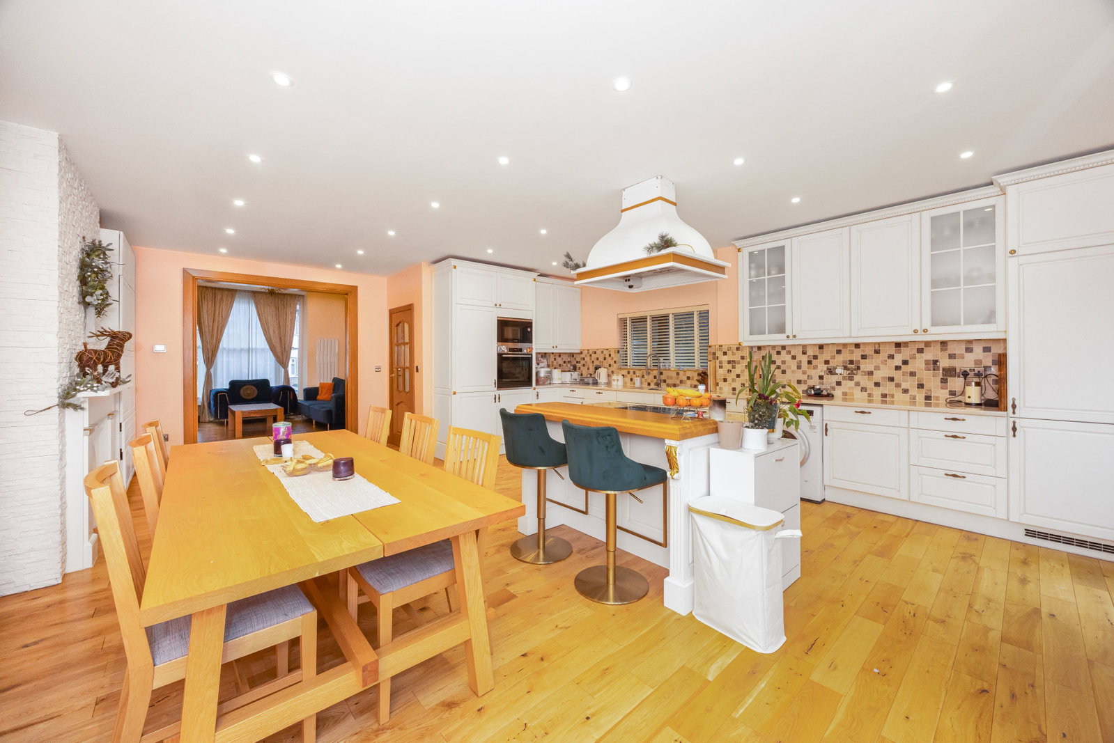 Semi Detached House in London