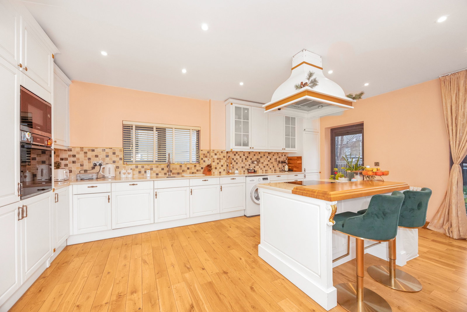 Semi Detached House in London
